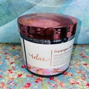 Manna Kadar Champagne Charcoal Scrub